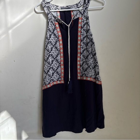 Super cute mini dress with embroidered detail aztec print boho Small - Picture 3 of 5